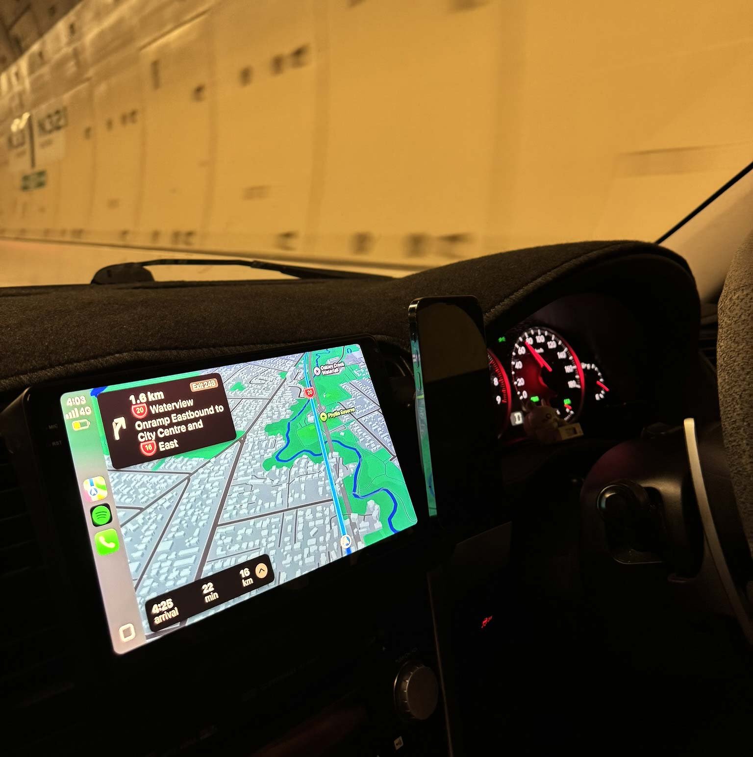 High-resolution display with CarPlay maps in a clean, factory fascia